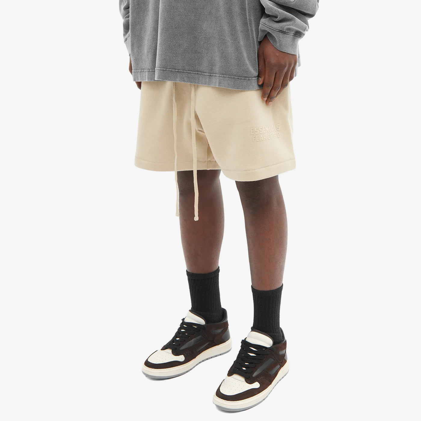 ESSENTIALS FEAR OF GOD SAND SHORTS AND TEE SET - M SNEAKERS